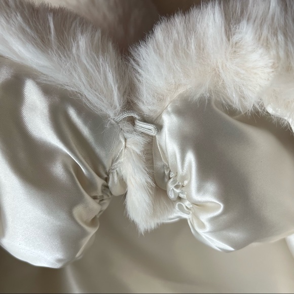 Faux Fur Shawls - Medium - Picture 4 of 6